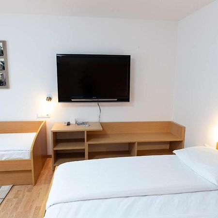 Apartmaji In Sobe Ramar Straza Exterior foto