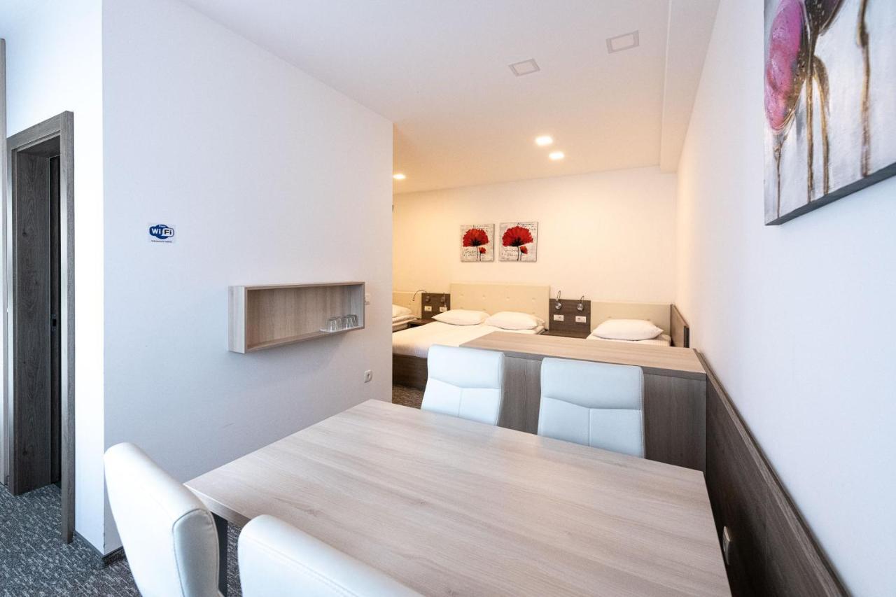Apartmaji In Sobe Ramar Straza Exterior foto