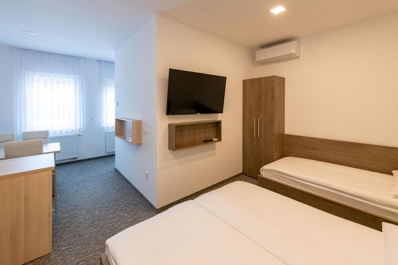 Apartmaji In Sobe Ramar Straza Exterior foto