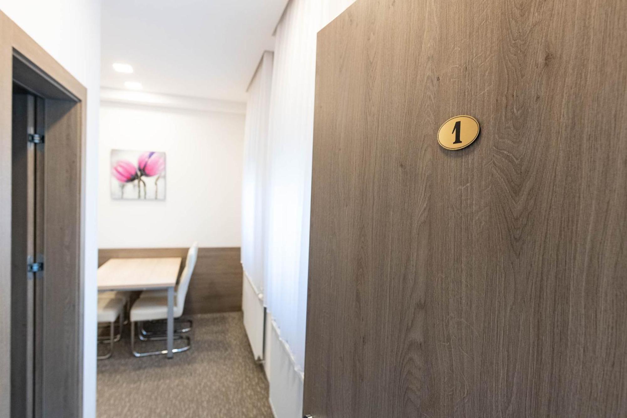 Apartmaji In Sobe Ramar Straza Exterior foto
