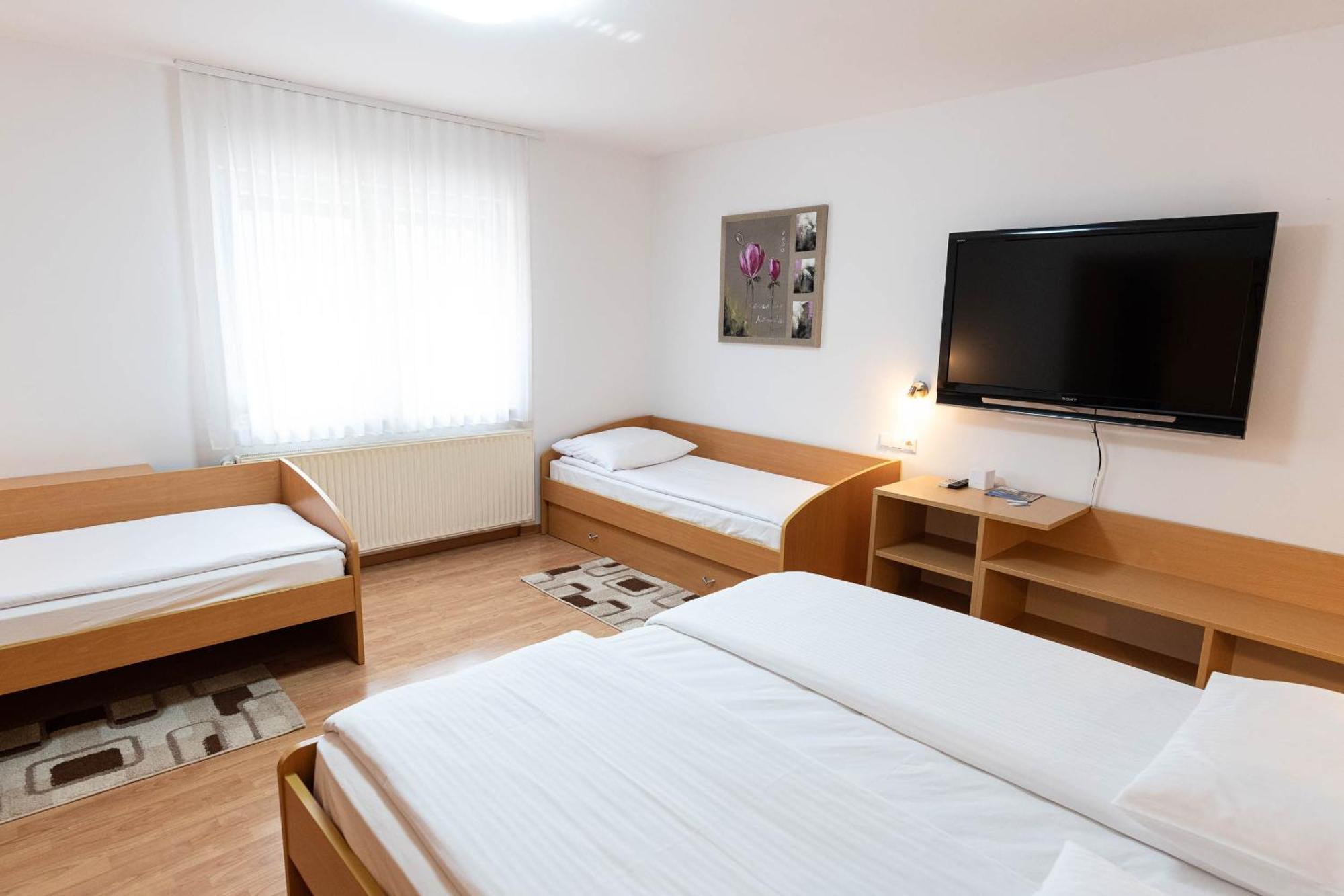Apartmaji In Sobe Ramar Straza Exterior foto