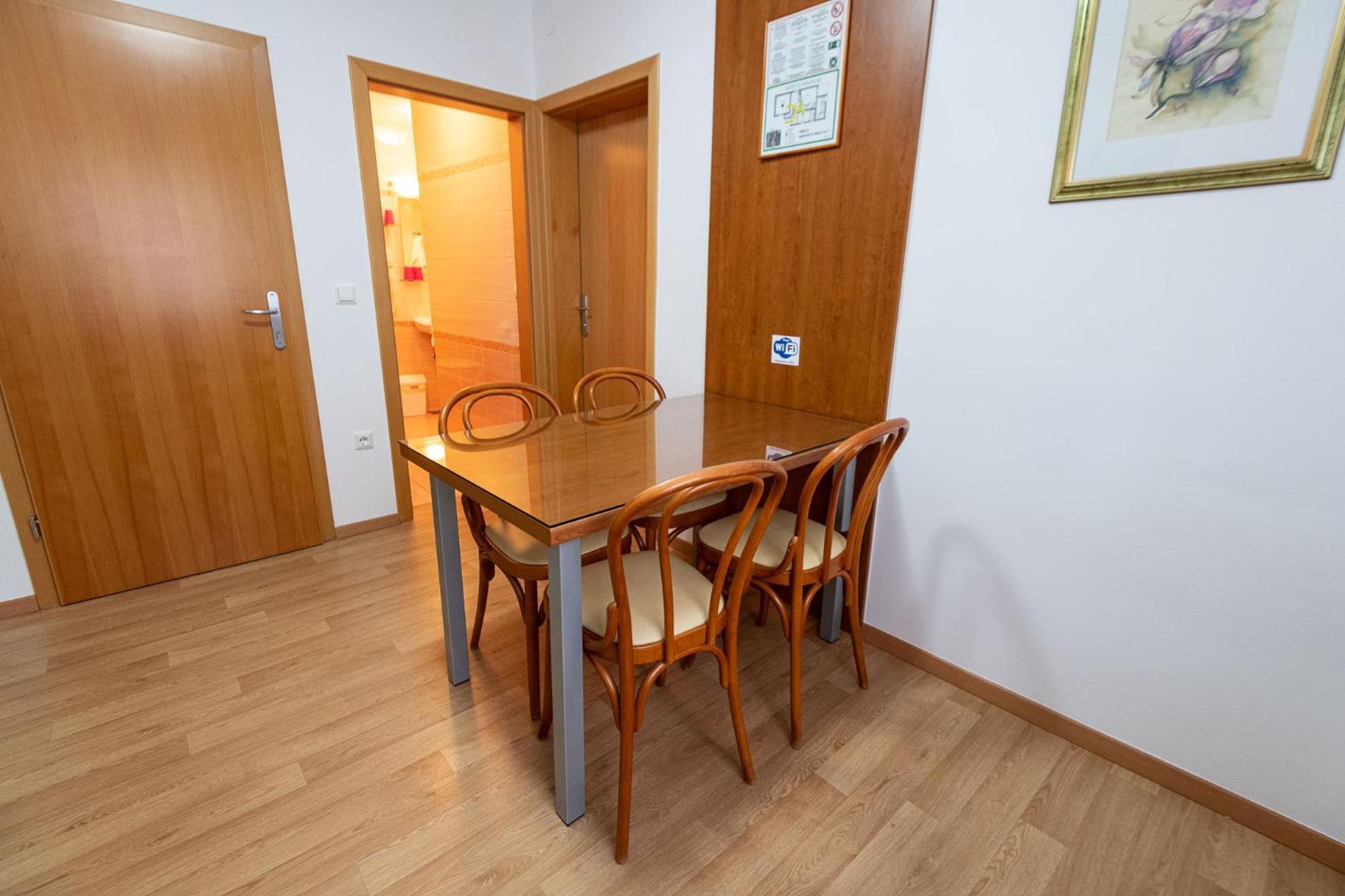 Apartmaji In Sobe Ramar Straza Exterior foto