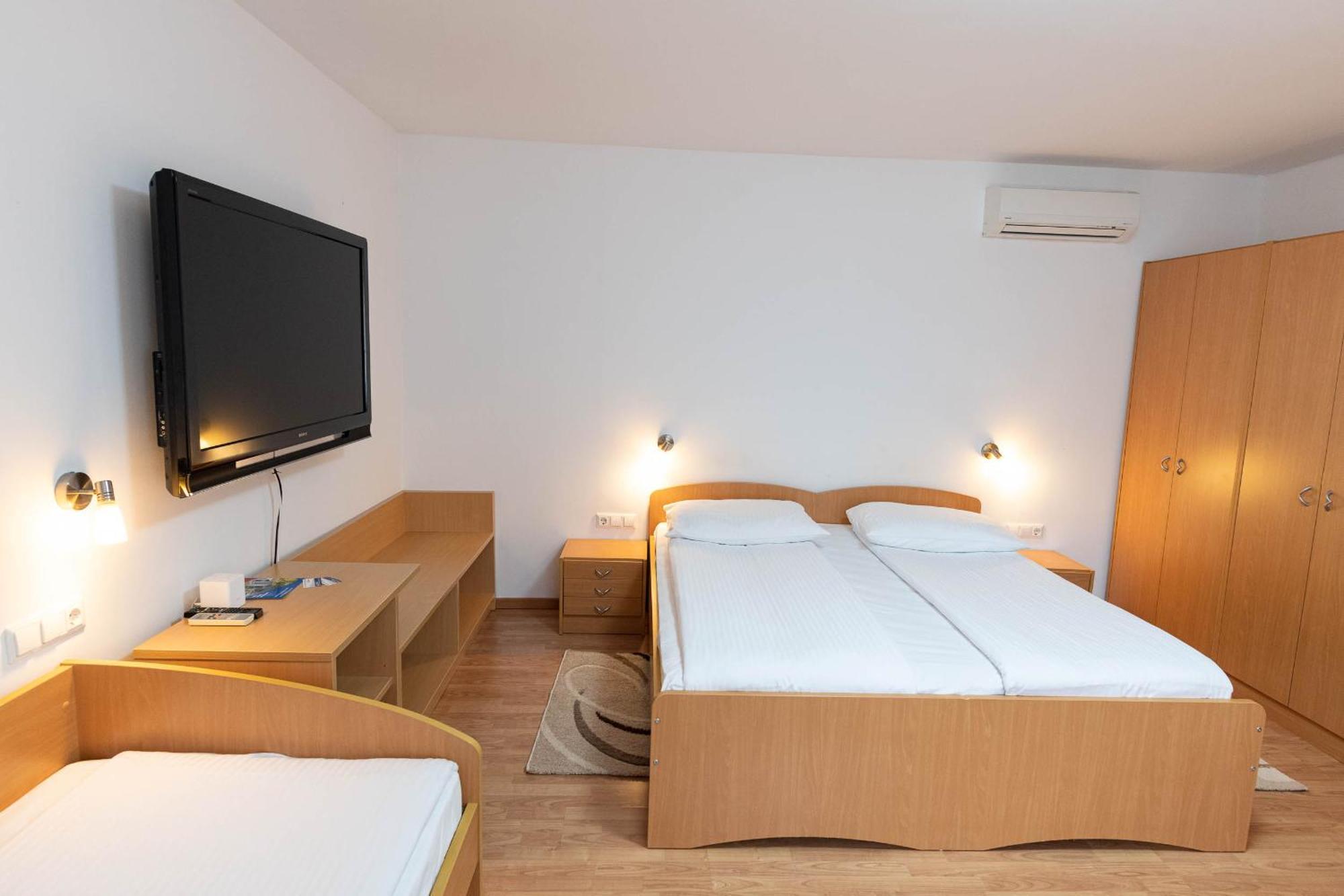 Apartmaji In Sobe Ramar Straza Exterior foto