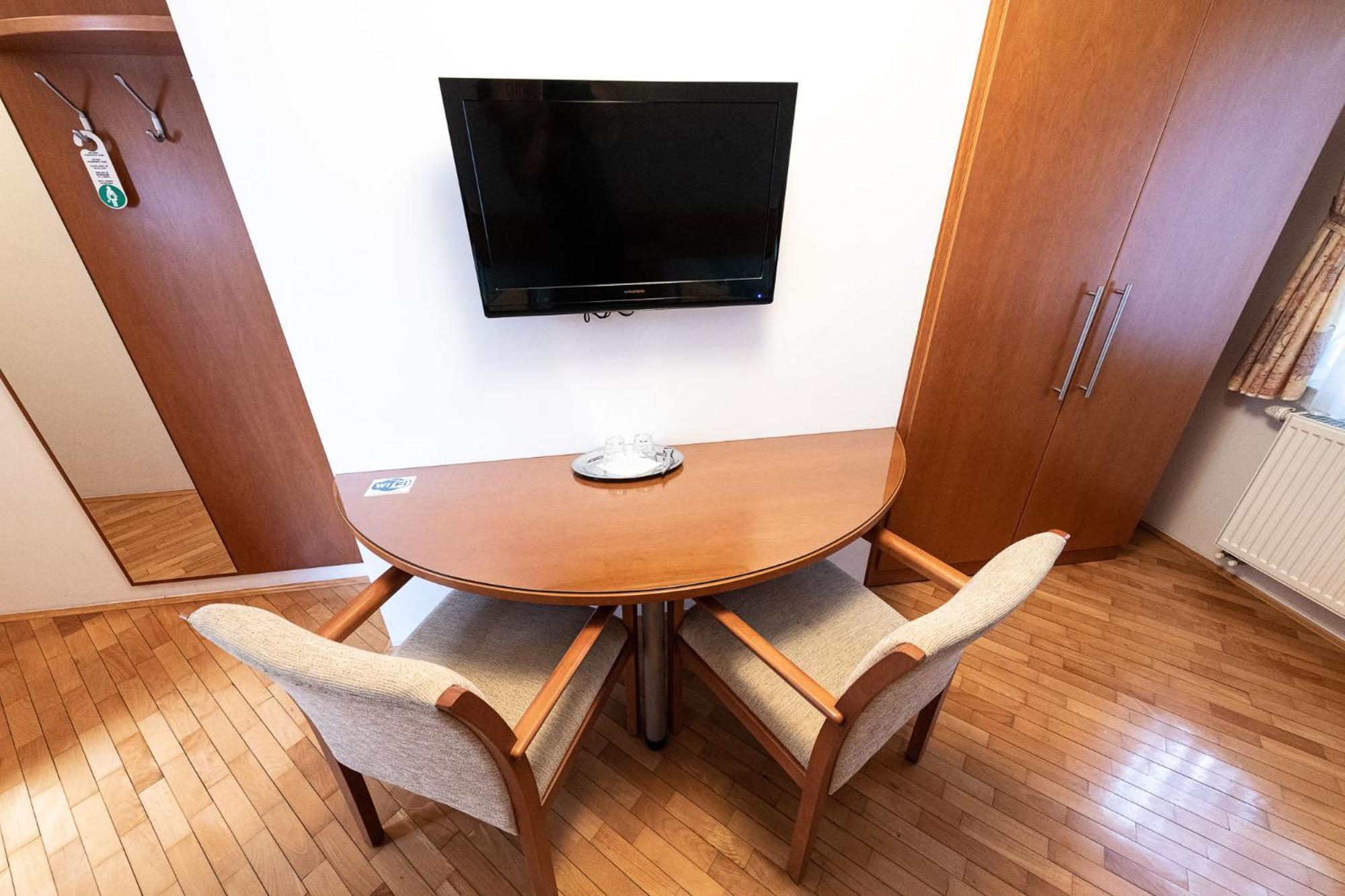 Apartmaji In Sobe Ramar Straza Exterior foto