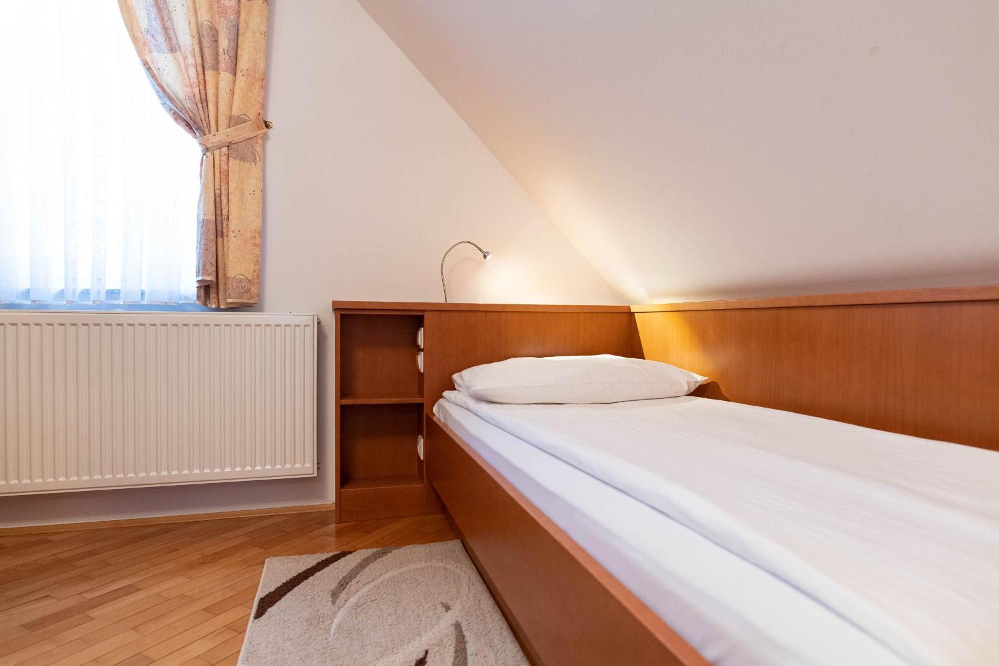 Apartmaji In Sobe Ramar Straza Exterior foto