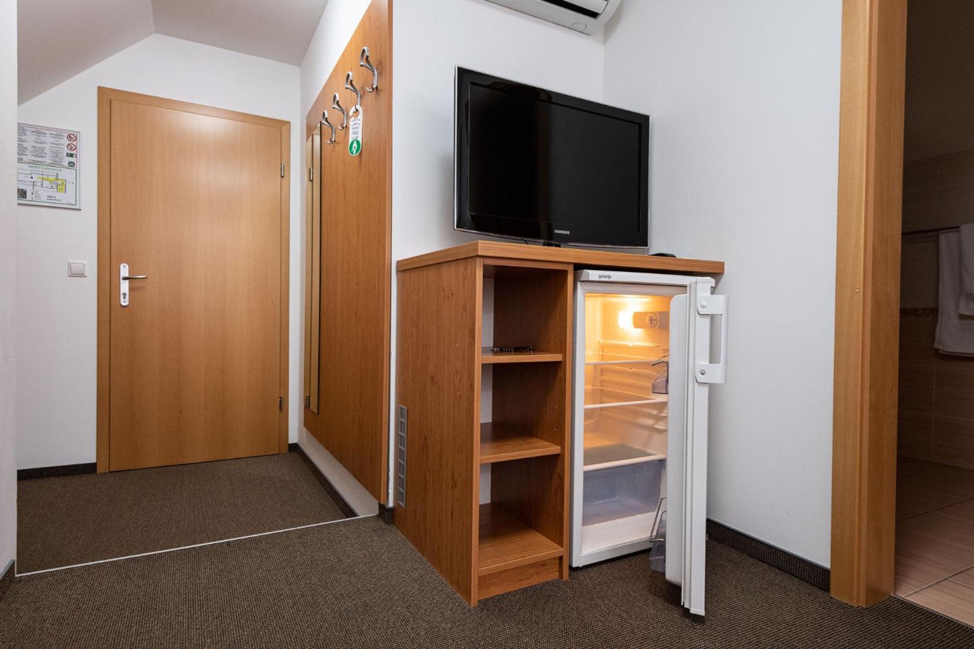Apartmaji In Sobe Ramar Straza Exterior foto