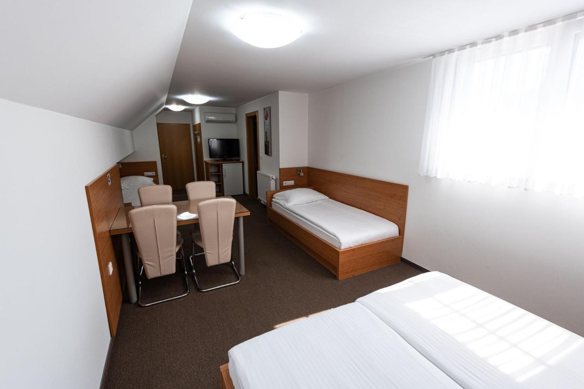 Apartmaji In Sobe Ramar Straza Exterior foto