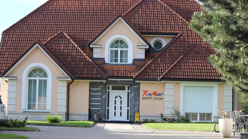 Apartmaji In Sobe Ramar Hotel Straza Exterior foto